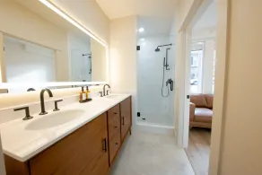 The Windmoor Hotel - Baño