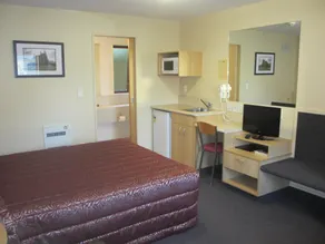 Alhambra Oaks Motor Lodge - Zimmer