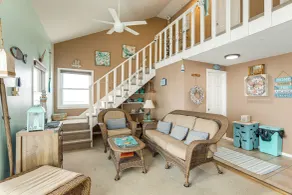 Walk to Public Beach: Bayfront Jersey Home w/ View - Interiør