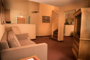 Norfolk Lodge & Suites, an Ascend Collection Hotel - Room