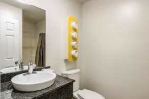 Studio 6 Extended Stay - Savannah, GA - Bathroom