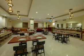Red Chilies Hotel - Restaurant