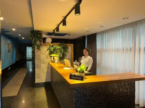 INNO CONCEPT HOTEL - Rezeption