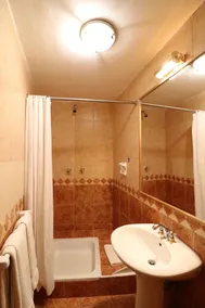 Hotel & Mirador Los Apus - Bathroom