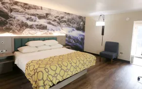 Baymont by Wyndham Gatlinburg On The River - Chambre
