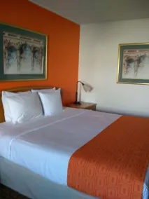 Howard Johnson by Wyndham Virginia Beach - Habitación