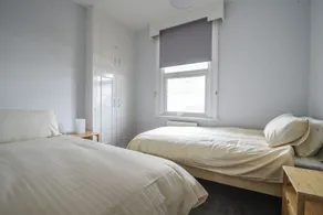 Flat 2, 10 Seafield Road - Habitación