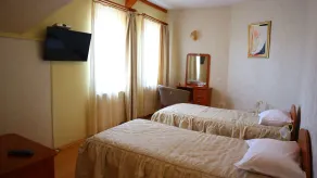 Andy Brasov - Room
