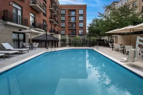 Courtyard by Marriott Savannah Downtown - Historic District - Piscine