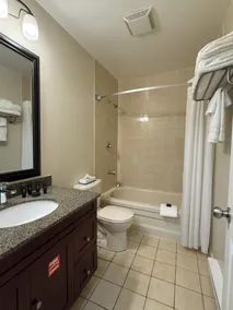 Aurora Inn - Bathroom