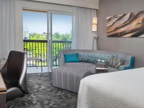 Comfort Inn & Suites Bethlehem Lehigh Valley Airport - Værelse