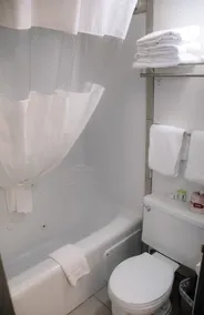 Ramada by Wyndham Medicine Hat - Salle de bain