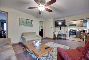 Riverside Niles Retreat w/ Fire Pit & Grill! - Interiør