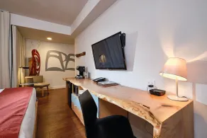 Skwachàys Lodge - Room
