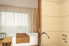 Courtyard by Marriott Kochi Airport - Room