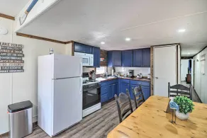 Cozy Lakeside Home w/ Lake & Mountain Views! - Interiør