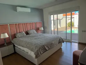 Spacious quiet charming villa with private pool and close to Lisbon - Zimmer