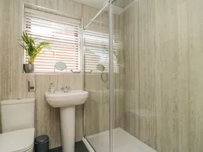 6 Fairfax Close - Bathroom