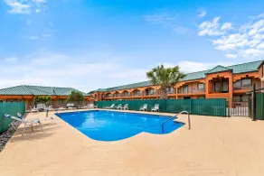 Econo Lodge Del Rio - Piscine