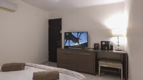 Suite de luxe au bord de la piscine - Chambre