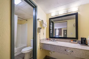 Econo Lodge Kearney - Liberty - Salle de bain