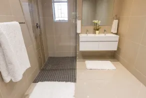 The Pecan Tree Guesthouse - Baño