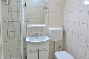 Quiet Central Split Apartment - 5 min Walk to Split Old Town and Bacvice Beach - Salle de bain