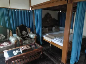 Giri Sarovar Resort - Camera