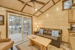 Minong Flowage Cabin w/ Fire Pit & Dock! - Innvendig