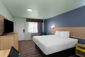 Days Inn by Wyndham Pratt - Rom