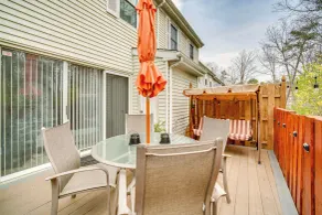Galloway Townhome w/ Private Deck: Near Casinos! - Innenbereich