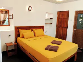 Milk House Cottage - Room