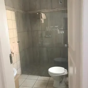 Midway Inn - Badezimmer