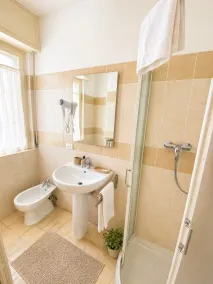 Mariclà Boutique Rooms with Balcony & Free Parking - Badeværelse