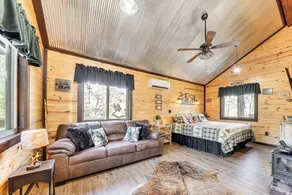 'bluebird Treehouse' Near Kiamichi Mtns w/ Hot Tub - Innvendig