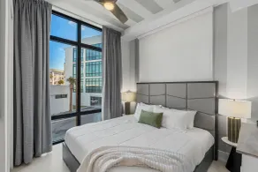 Harbor Island Beach Club - Luxury Waterfront Apartments with Views Pool Dock Private Beach Access - Camera