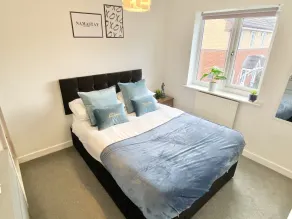 3-bed Townhouse Parking Deep Cleaned - Rum