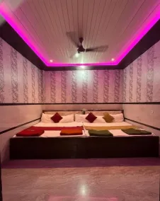 Hotel Vijay Palace- Near Ram Mandir Ayodhya - Zimmer