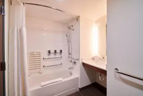 Four Points by Sheraton Cleveland-Eastlake - Salle de bain