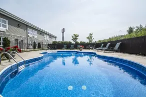 Econo Lodge Inn & Suites - Piscine
