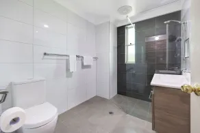 Roseville Motel and Apartments - Bathroom