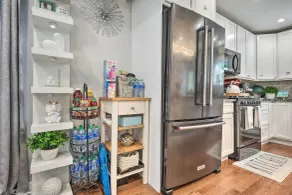 Newly Remodeled! Luxe Gem - 3 Mi to Johns Hopkins - Interiör