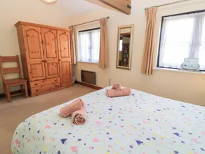 Corner Barn - Room