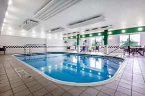 Comfort Suites Rochester Henrietta University Area - Piscine