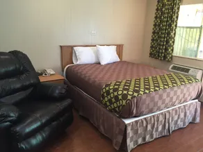 Townhouse Inn and Suites - Værelse