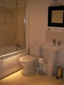 The Bath House Apartment - Free 1st breakfast - FREE parking - Salle de bain