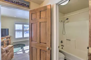 Walk to Marina: Rustic Grand Lake Retreat! - Intérieur
