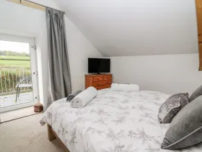 Field View - Room