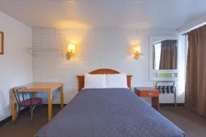 Sonrise Inn Lincoln Hwy By OYO - Zimmer