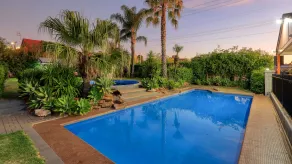 Country Leisure Motor Inn - Pool